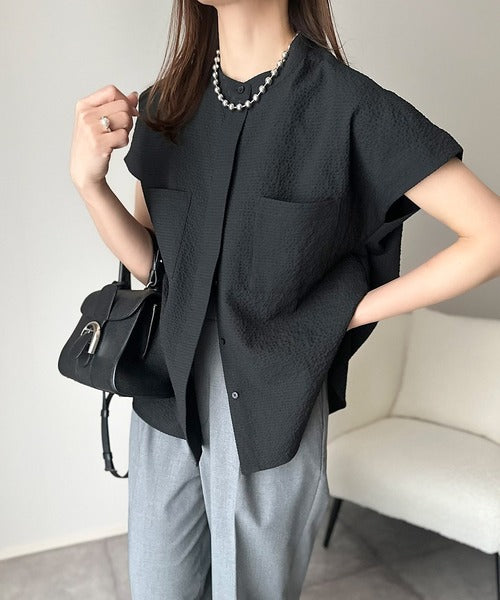 軽やかな風を感じて爽やかに。Wポケットフレンチスリーブシャツ