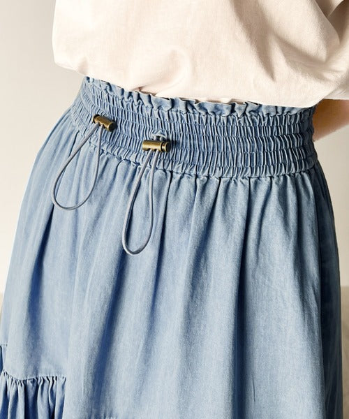 歩くたびにふんわり軽やか。デニムティアードフレアスカート