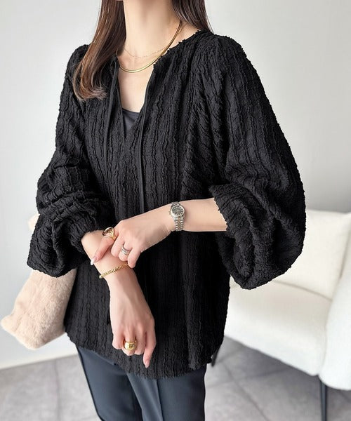 一枚でサマになる大人のジャガード。前後2wayカットジャガードシェイプ