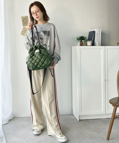 JaVa ジャバコラボ》おしゃれも実用性も叶う。2WAYキルティング巾着