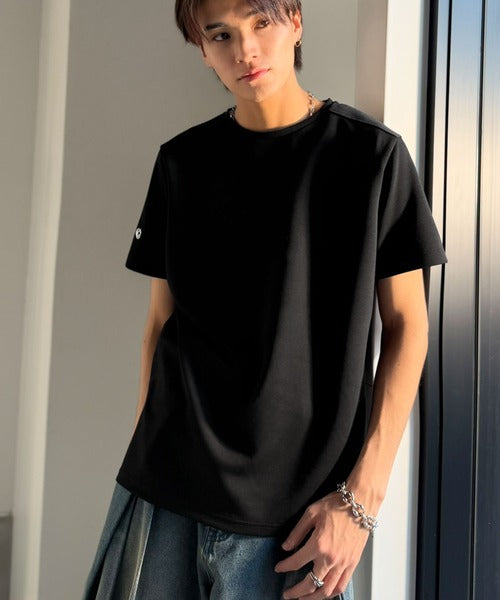 接触冷感機能付き】肩切り替え袖刺繍ショート丈ダンボール素材Tシャツ