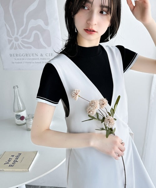 大人の洗練トップス。配色フレンチスリーブボトルネック