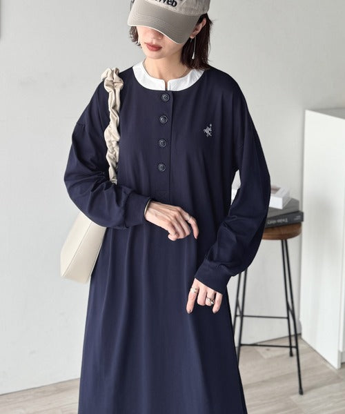 大人リラクシーで抜け感を。胸刺繍配色デザインヘンリーネックロング