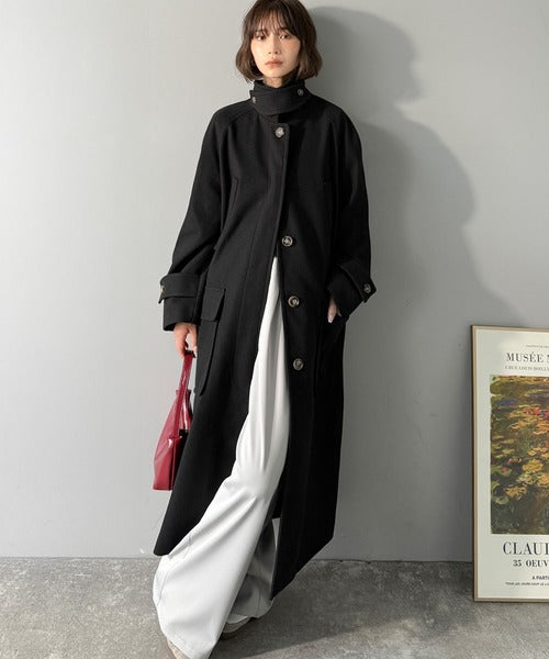 上品を纏う、主役級アウター。ロング丈比翼ステンカラーコート