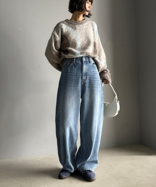 こなれ感抜群の1本。ゆったりシルエットカーブデニムエッグパンツ