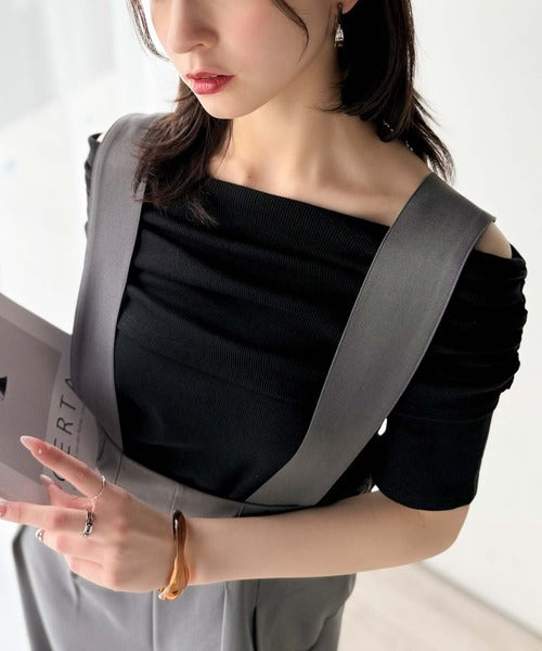 視線を奪う、美デコルテ。華奢見えを叶える、絶妙ドレープが◎ タイ