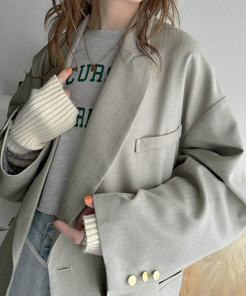 気軽に羽織れる大人のブレザー。サイドスリットオーバーサイズ ダブル