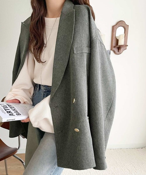 気軽に羽織れる大人のブレザー。サイドスリットオーバーサイズ ダブル