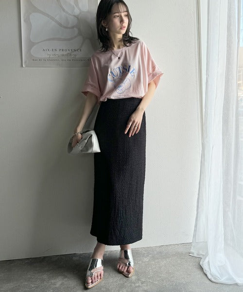 毎日のスタイルを楽しく彩る。前後2way裾ドロストフルーツグラフィック