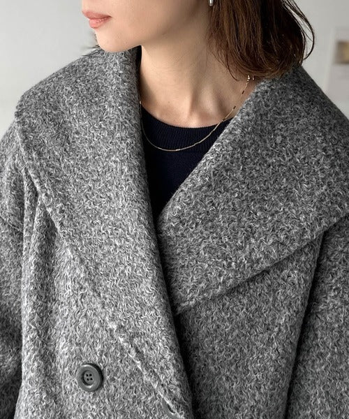 ビッグカラーで小顔見え。ふわっと羽織って、キュンとこなれる。ビッグ