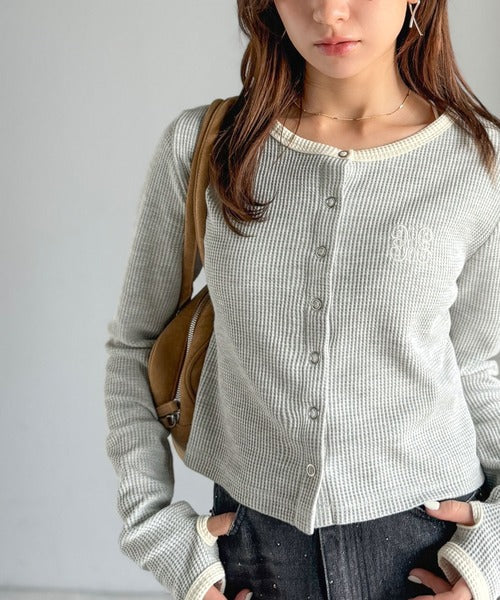 mily bilet】洗練された大人のカジュアルスタイルに。配色指穴スナップ