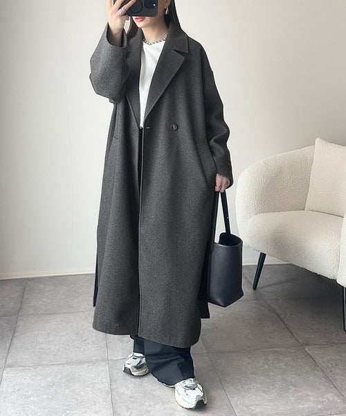 さっと、羽織るだけで高級感。フェイクウールダブルテーラードロング丈