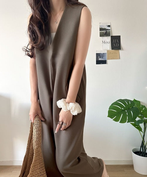 1枚でキマる私スタイル。フラップポケットVネックサロペット ce1265017