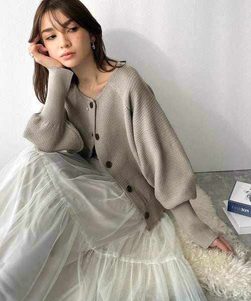 抜け感と着回し力。前後2wayゆったりシルエットラグランニット