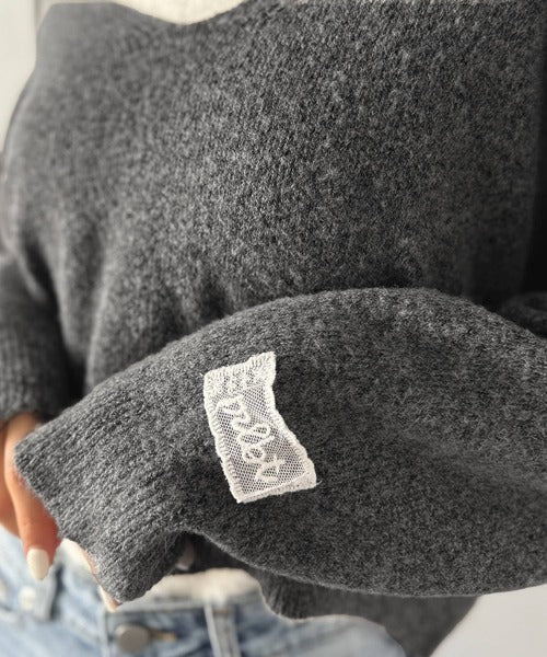 mily bilet】大人の余裕をまとう。ブランドネーム使い異素材フェザー