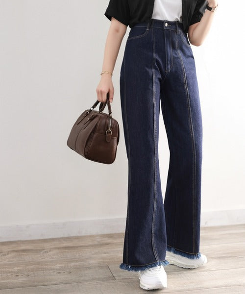 最旬美脚デニム。裾フリンジセミフレアデニムパンツ ce0900004