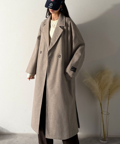 さっと、羽織るだけで高級感。フェイクウールダブルテーラードロング丈