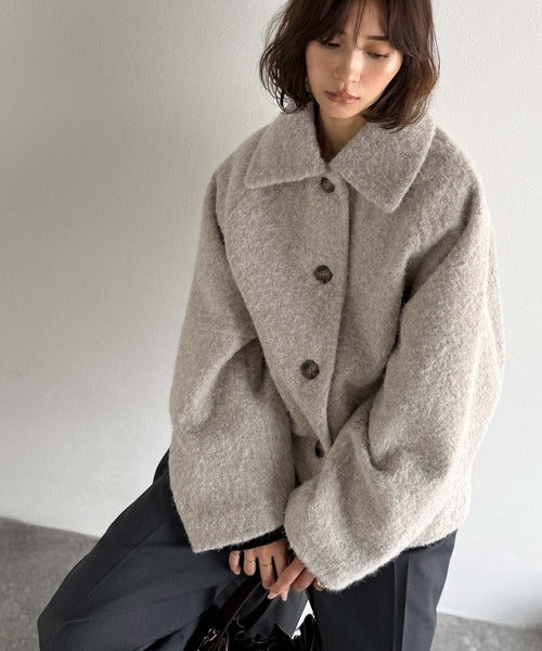 ベーシックアウターを、素材感で大人見えに◎リングシャギーショート