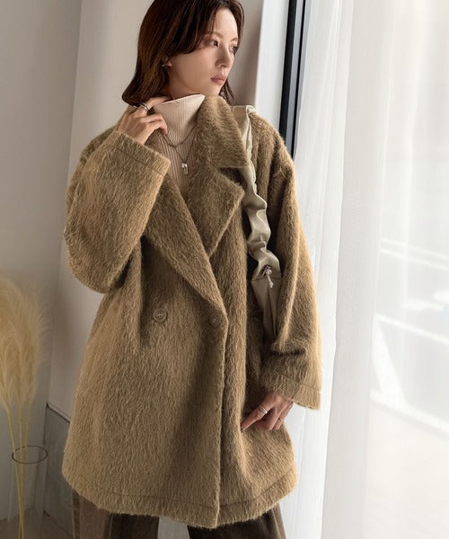 ふわり纏うだけで上品見え。2wayシャギーダブルビックカラージャケット