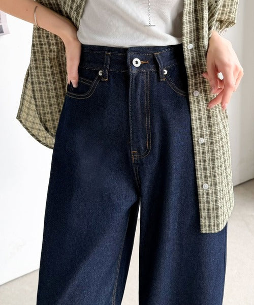 こなれ感抜群の1本。ゆったりシルエットカーブデニムエッグパンツ