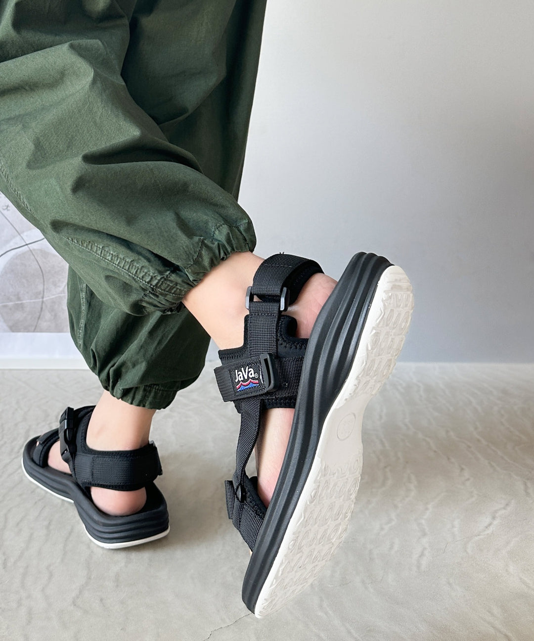 Javaジャバコラボ》 フラットベルクロスポーツサンダル ストラップあり