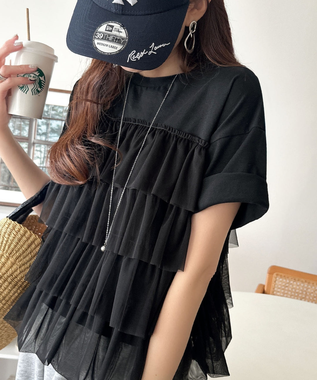 重ねてる風、が今っぽい。ビスチェ風チュールフリルドッキングTシャツ