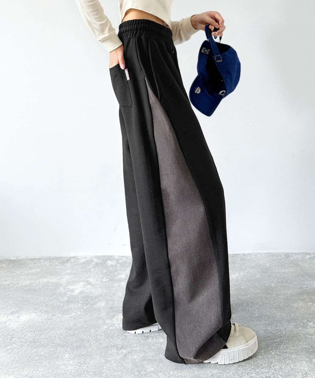 JaVaジャバ コラボ》ゆるっと穿きこなす。サイド切り替え裏使い