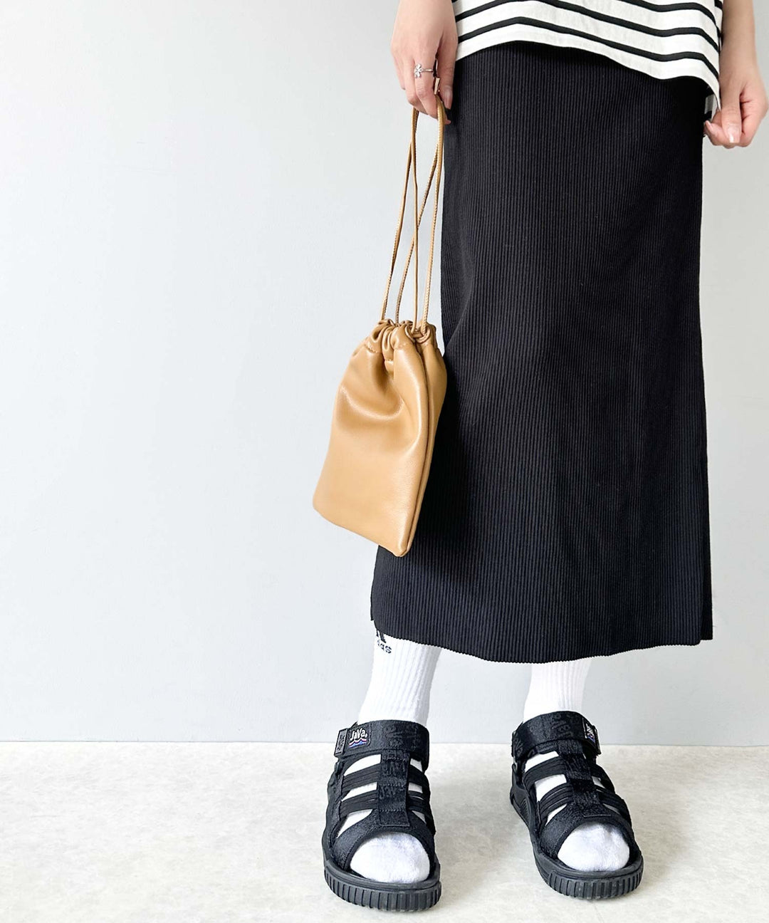 Javaジャバコラボ》足元に抜け感をプラス。メッシュゴムベルトグルカ