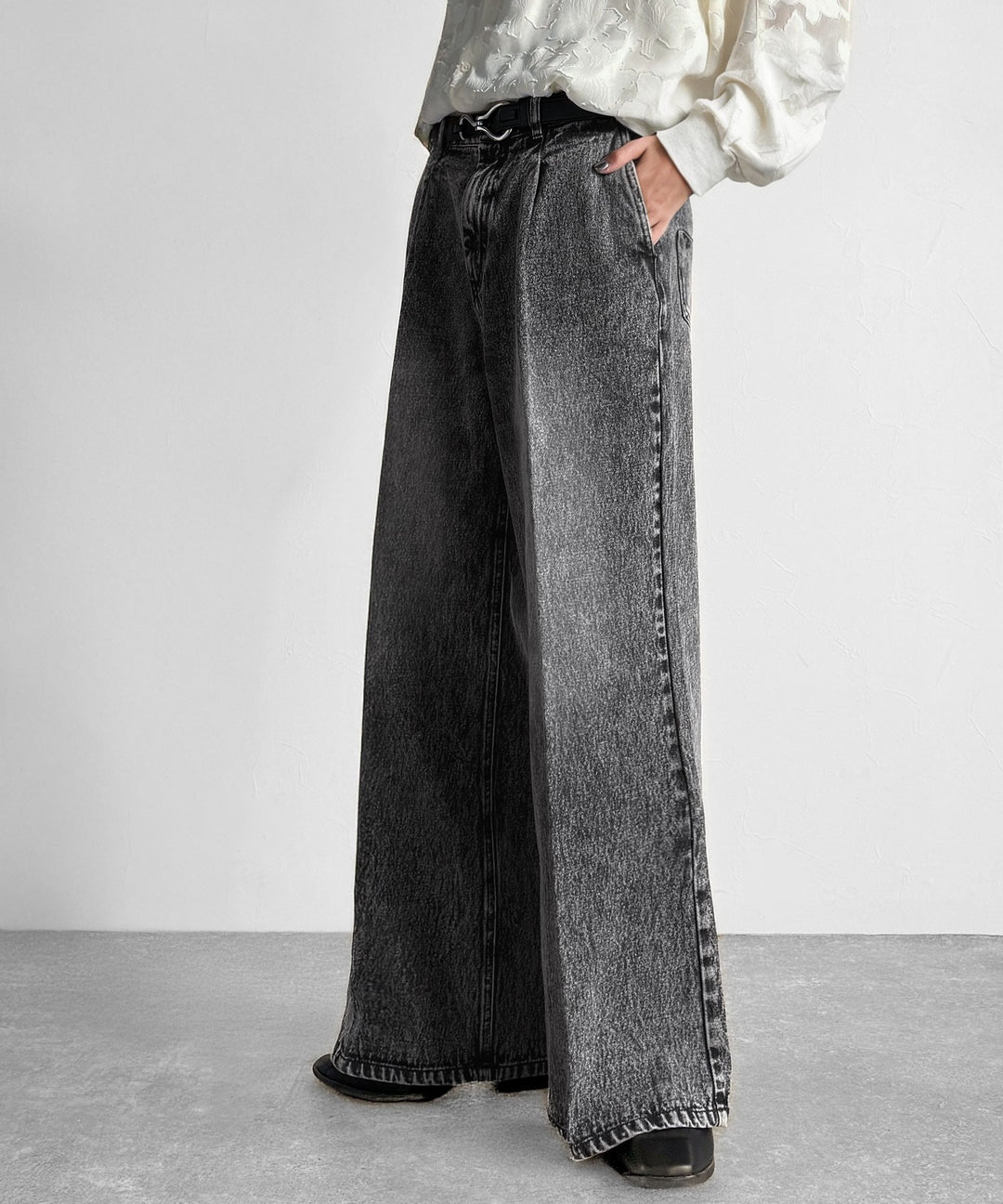 垢抜け確定。」ヴィンテージ加工フレアデニムパンツ／Vintage Washed
