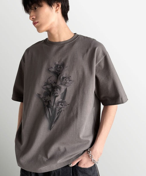 自分を開花させる。」フラワー柄プリントベーシックフィットTシャツ