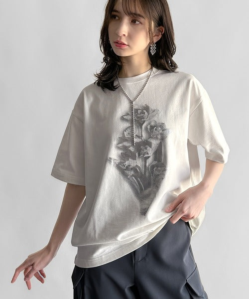 自分を開花させる。」フラワー柄プリントベーシックフィットTシャツ