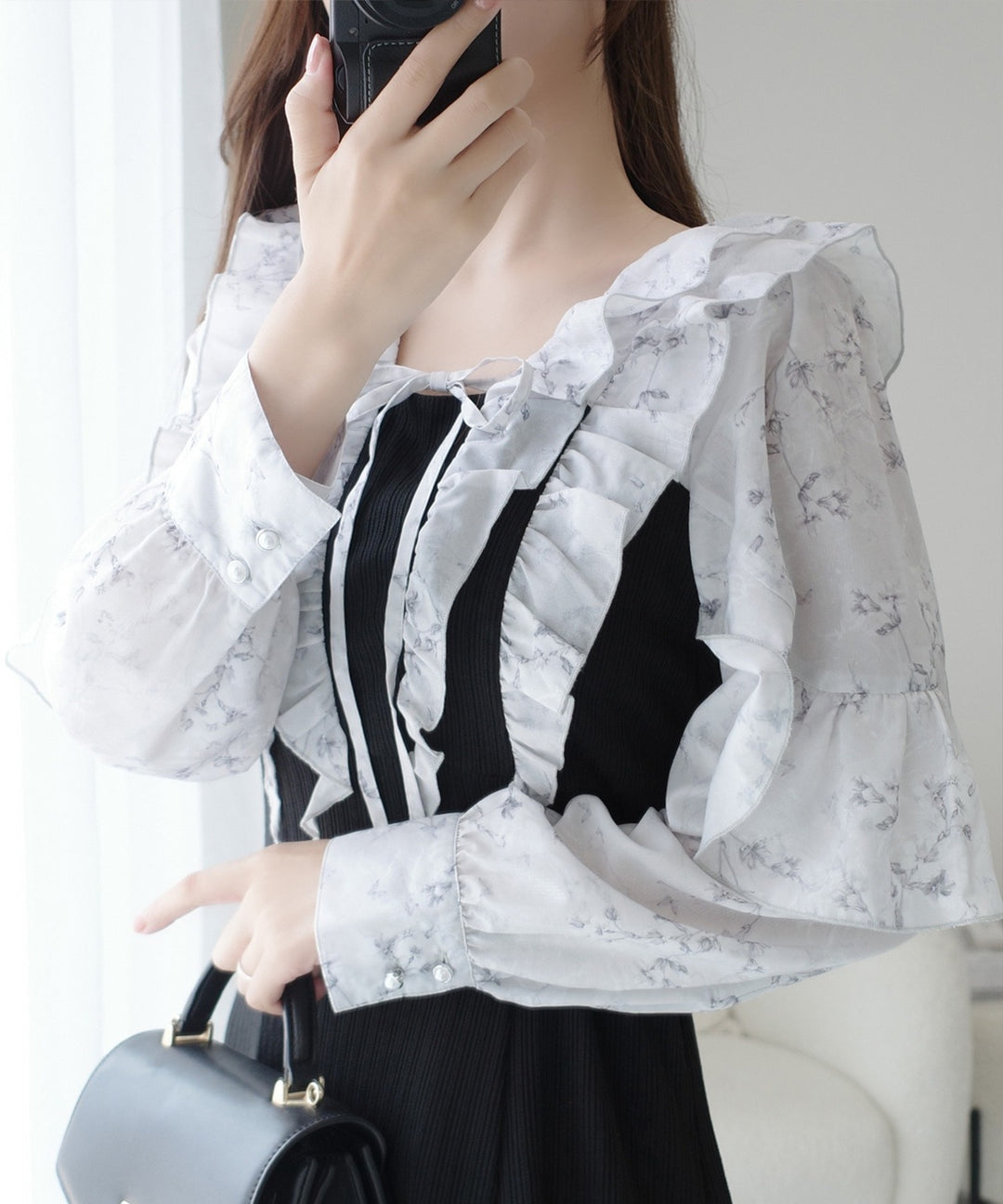 クラシカルエルフ冬新作 mily bilet ワンピース 秋 レディース きれいめ シャイニー花柄 フリル ブラウス ドッキングワンピース 異素材 切り替えデザイン Aラインシルエット 華奢見え効果 ふんわり 可愛らしい リボン 大きいサイズ  2025aw   mi1139093 mily bilet】上品にスタイルアップ。シャイニー花柄フリルブラウス