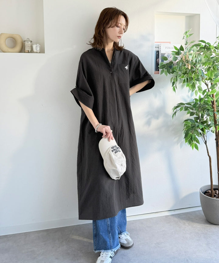 機能性素材】サラッと着こなす。胸刺繍入りポケットデザインロール