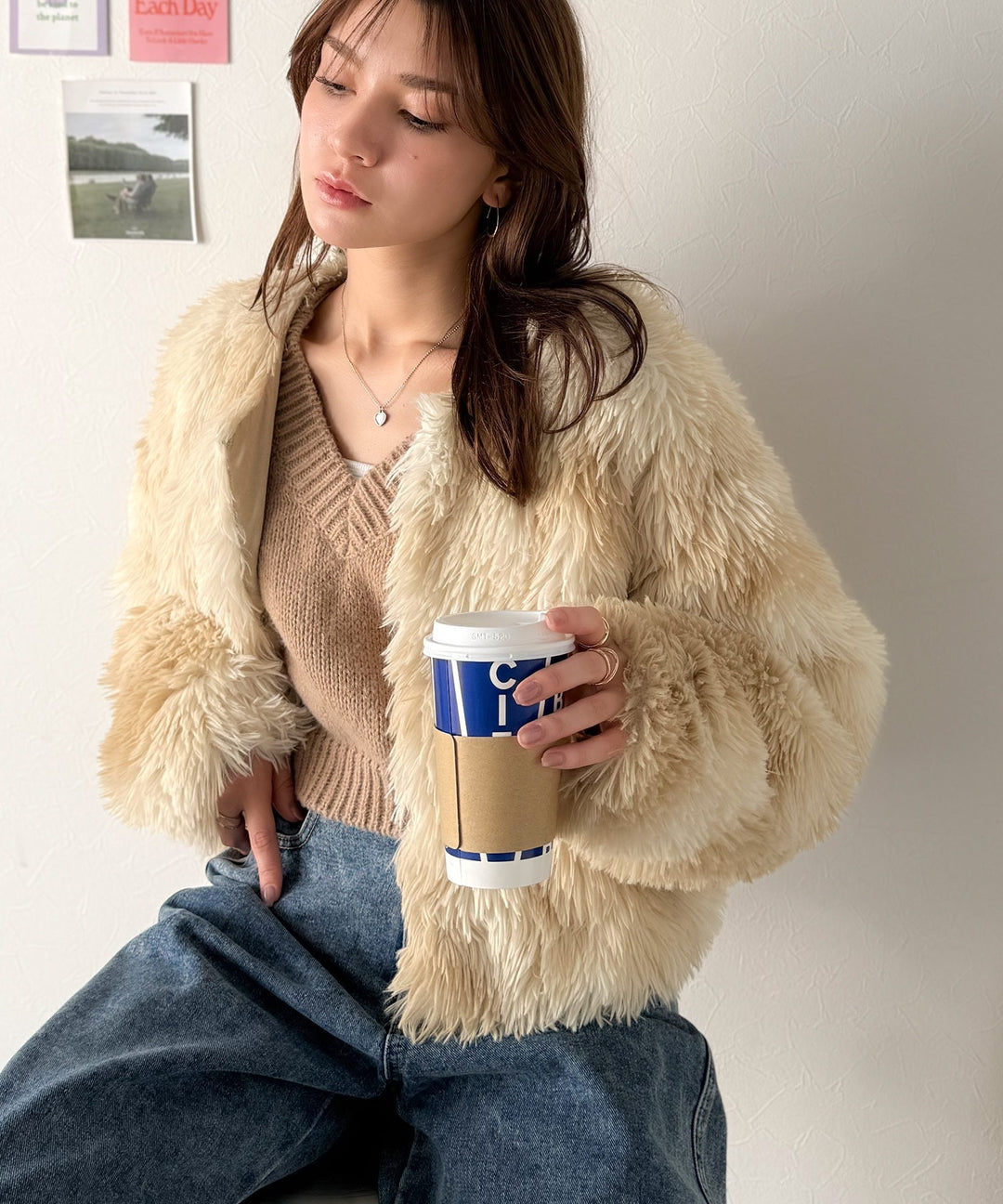  Sベージュ ファーコート AYA×クラシカルエルフコラボ》品なノーカラーショートファーコート