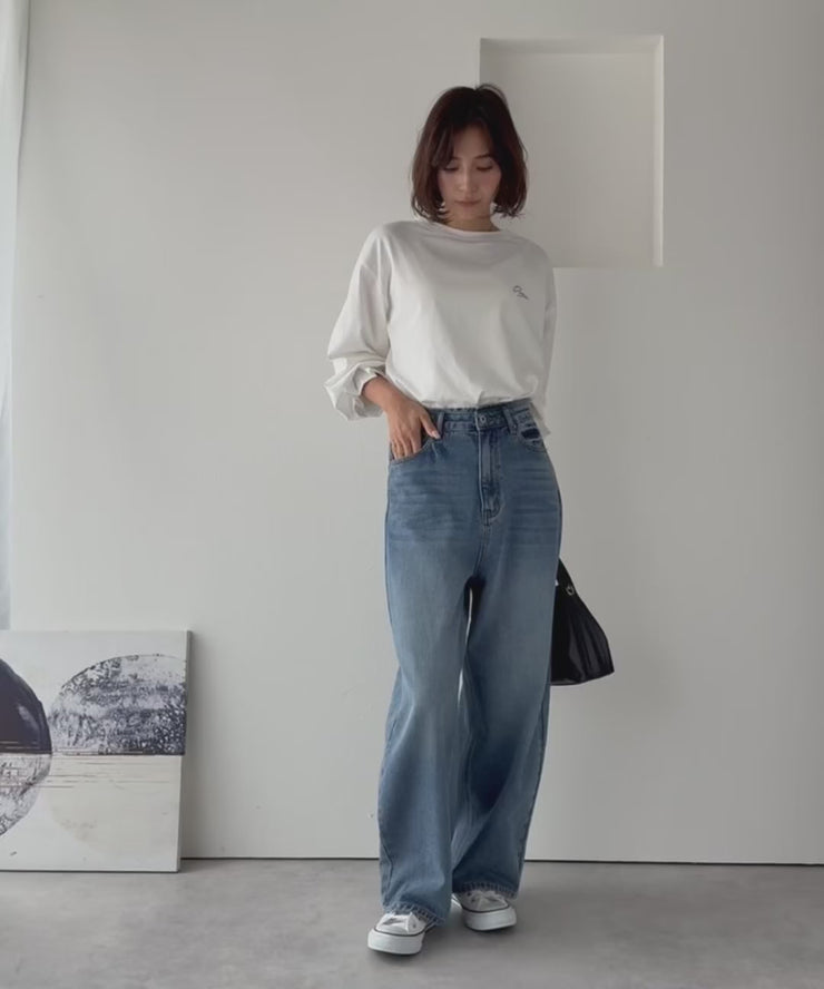こなれ感抜群の1本。ゆったりシルエットカーブデニムエッグパンツ
