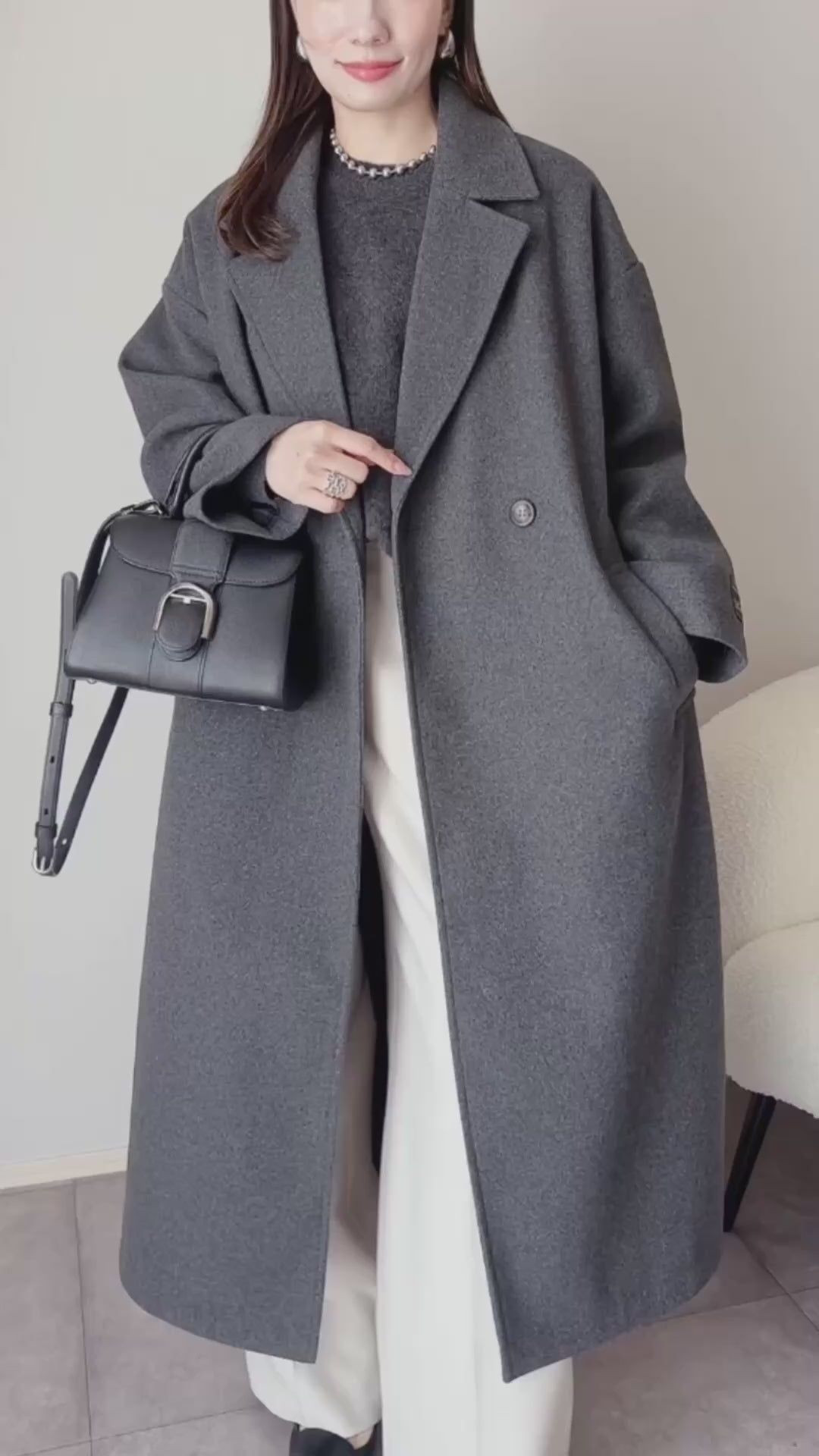 さっと、羽織るだけで高級感。フェイクウールダブルテーラードロング丈