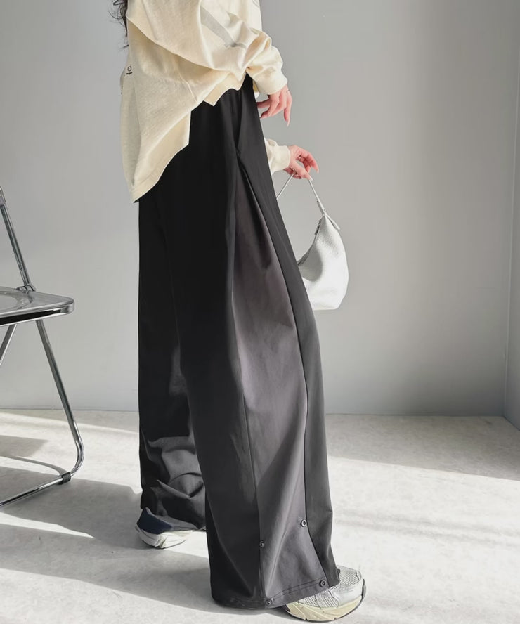 動きやすさとおしゃれを両立。ストレッチ素材サイド切替イージーパンツ