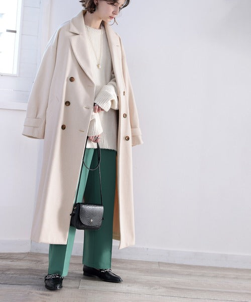 大人クラシカルな1枚。ニットモッサロングトレンチコート ce0420010