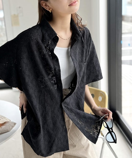 JaVa ジャバコラボ》ヴィンテージレトロ。柄レース 胸ポケットシャツ