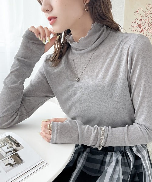 コーデにも着回し抜群！指抜きシアー素材メロウハイネックトップス