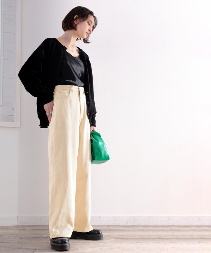 ワイドなのに美シルエット。セットアップも楽しめるコーデュロイパンツ