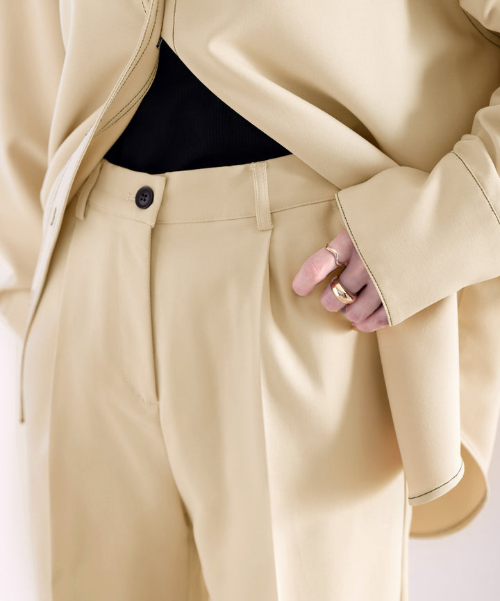 セットアップがキマる。美脚センタープレスパンツ ce0960111