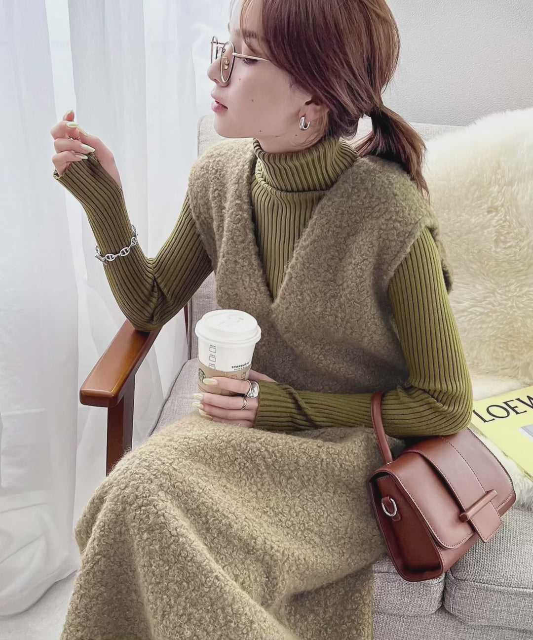 Christian Dior 現行タグ Vネック ウール フレアワンピース 紺 Christian Dior 現行タグ Vネック ウール フレアワンピース 紺